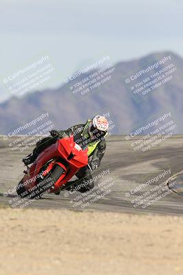 media/Nov-16-2025-Race Pace (Sun) [[8c5fa54630]]/Non Verified Riders (1st 20 Minutes)/6-Turn 12 (2pm)/